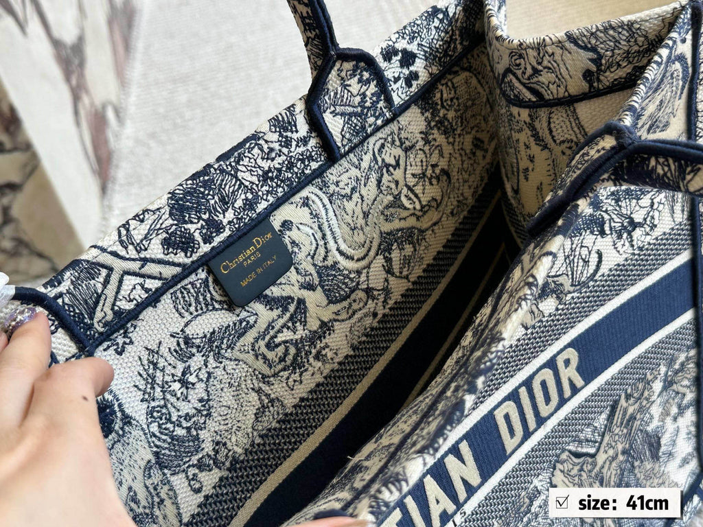 Dior Large Book Tote Bag in Blue Toile de Jouy Embroidery – 41cm Canvas Shopping Tote
