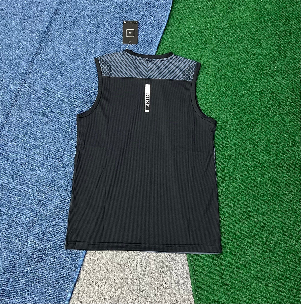Nike Men's Dri-FIT Geometric Jacquard Sleeveless Training Tank Top – Performance Athletic Vest