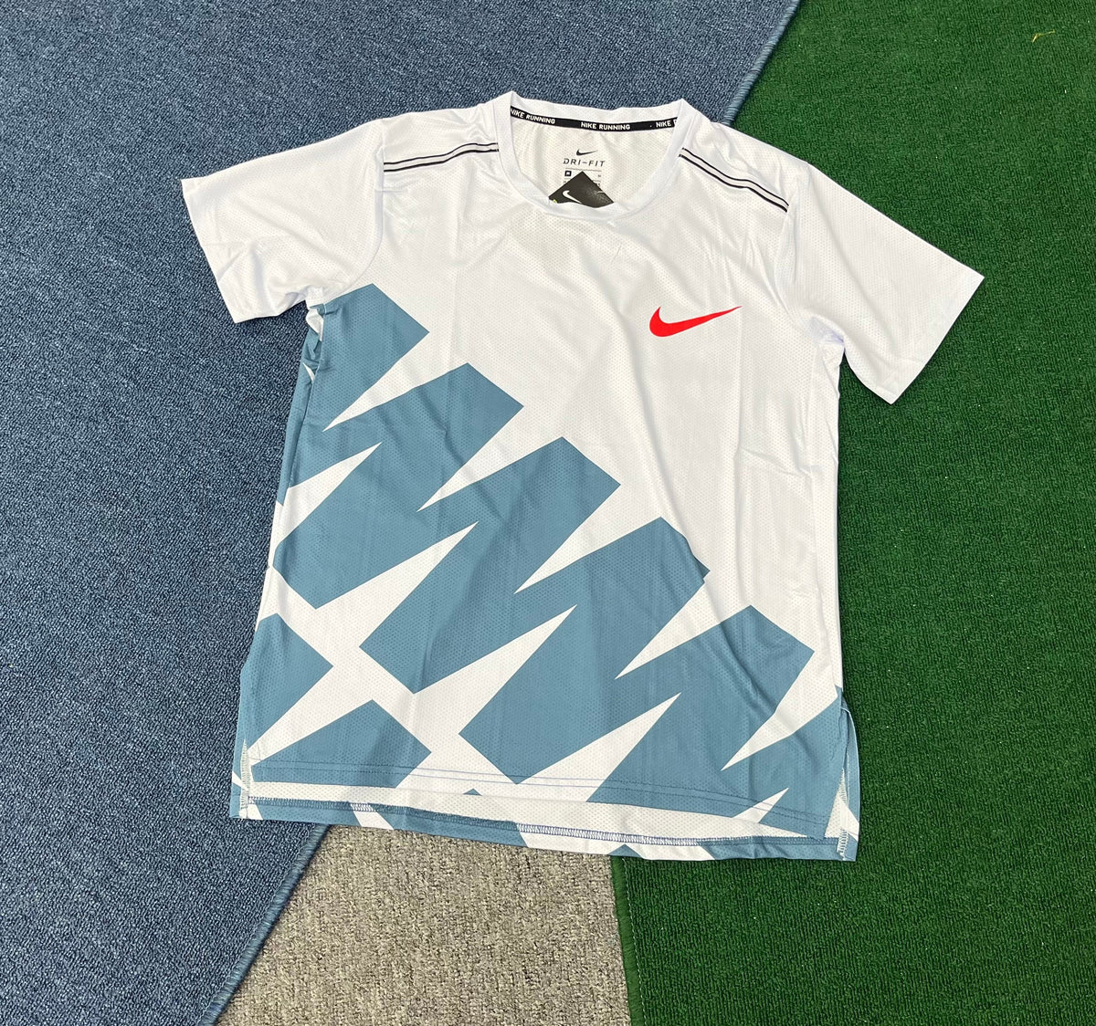Nike Men's Dri-FIT Breathe Running T-Shirt – High-Performance Graphic Training Tee