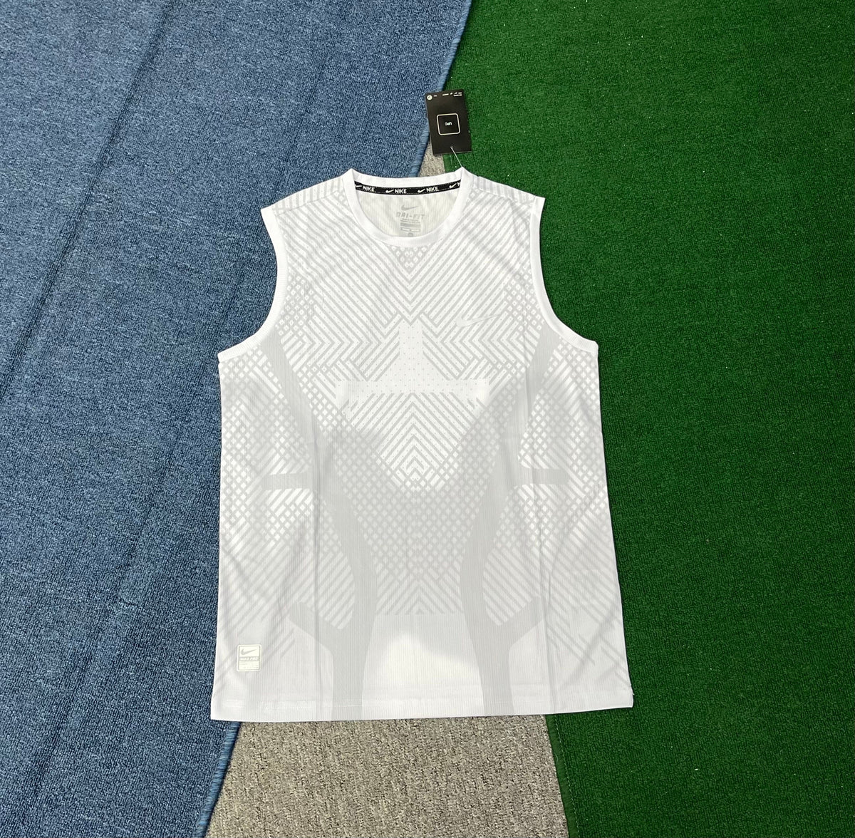 Nike Men's Dri-FIT Geometric Jacquard Sleeveless Training Tank Top – Performance Athletic Vest