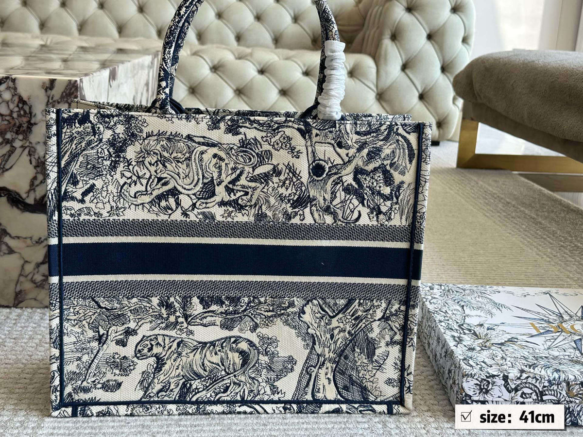 Dior Large Book Tote Bag in Blue Toile de Jouy Embroidery – 41cm Canvas Shopping Tote