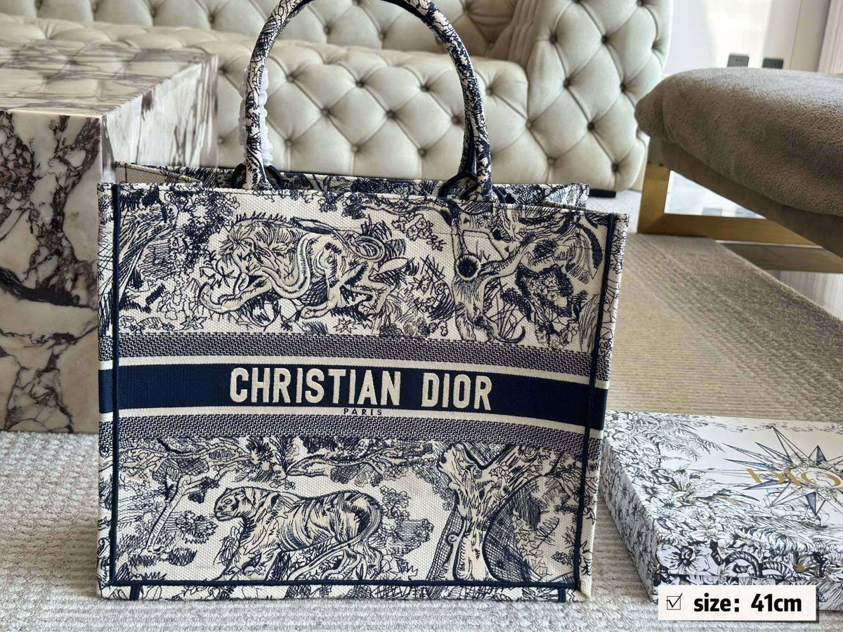Dior Large Book Tote Bag in Blue Toile de Jouy Embroidery – 41cm Canvas Shopping Tote