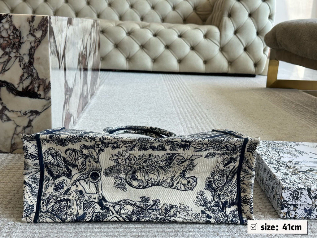 Dior Large Book Tote Bag in Blue Toile de Jouy Embroidery – 41cm Canvas Shopping Tote