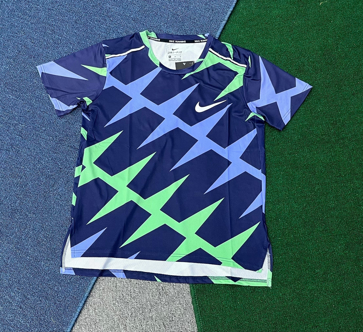 Nike Men's Dri-FIT Breathe Running T-Shirt – High-Performance Graphic Training Tee