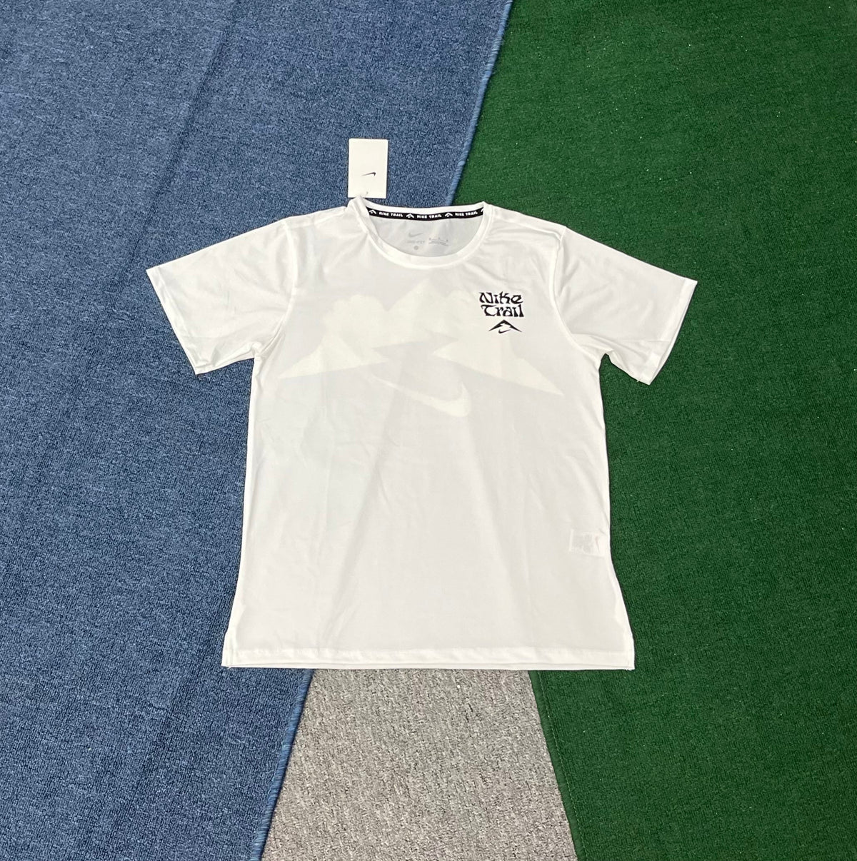 Nike Outdoor Graphic Athletic Short Sleeve T-Shirt – Mountain & Claw Graphic