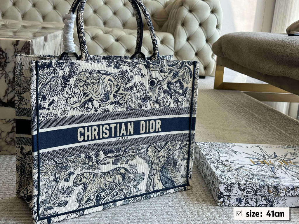 Dior Large Book Tote Bag in Blue Toile de Jouy Embroidery – 41cm Canvas Shopping Tote
