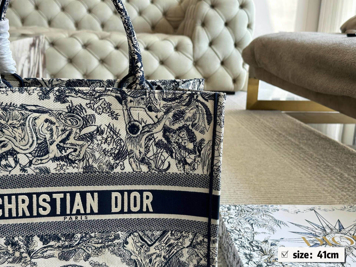 Dior Large Book Tote Bag in Blue Toile de Jouy Embroidery – 41cm Canvas Shopping Tote