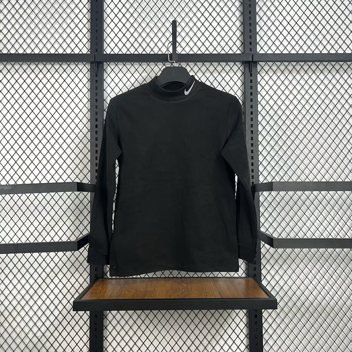 Nike Men's Mock-Neck Long-Sleeve Performance Shirt – Athletic Base Layer & Training Top