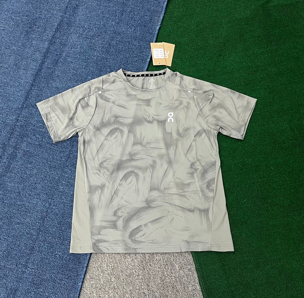 On Running Men's Performance Printed T-Shirt – Breathable Graphic Running Tee